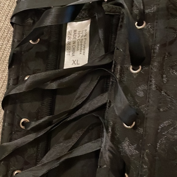 Corset - Women’s XL - Picture 4 of 4